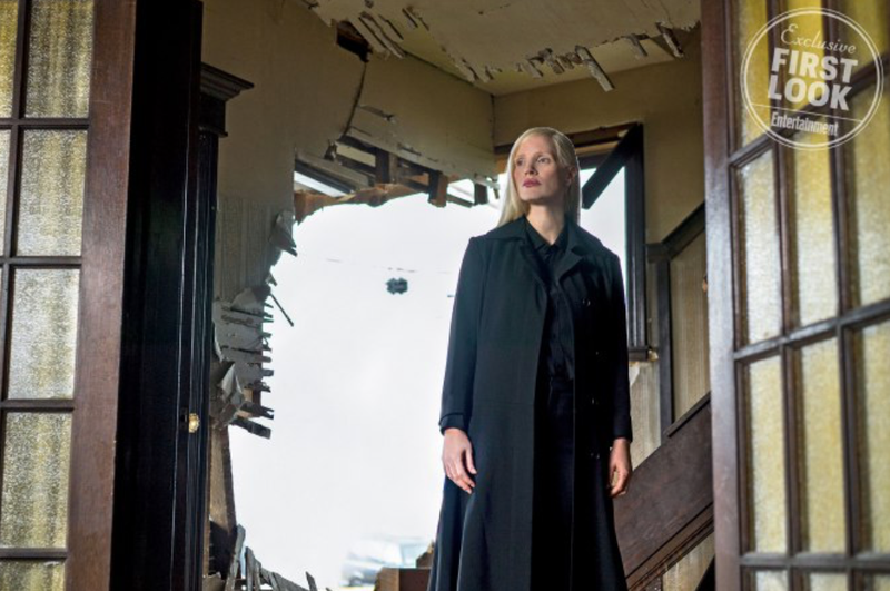 Illustration for article titled X-Men: Dark Phoenix Photos Promise Death and Destruction, Plus Our First Look at Jessica Chastain
